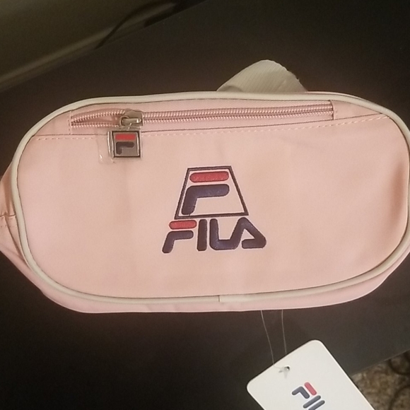 Girls Fila fanny pack - Picture 1 of 3